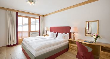 Landhaus Suite 3 Schlafbereich_Hotel Angela_Lech